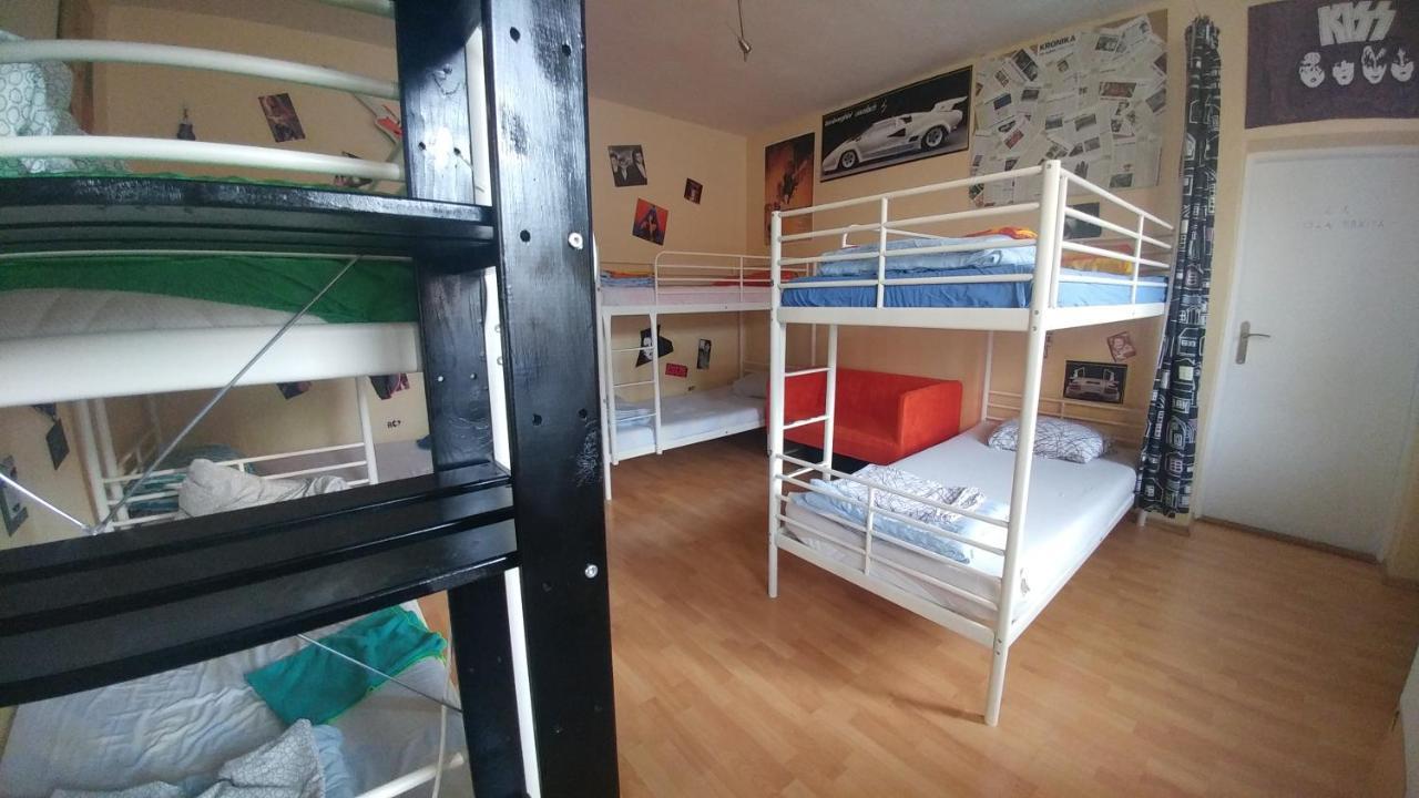 Ruta 80 Hostel Brno Buitenkant foto